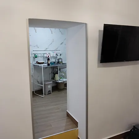 Andrew 2 Νάπολη